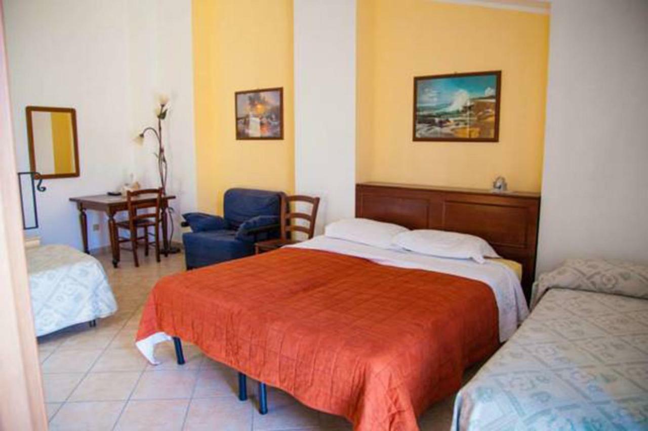 Bed & Breakfast Il Castellino Santo Stefano di Camastra Luaran gambar